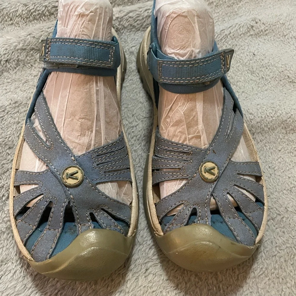 Keen Blue Sandals with Adjustable Strap and Cutout Design 5.5 - Picture 2 of 13